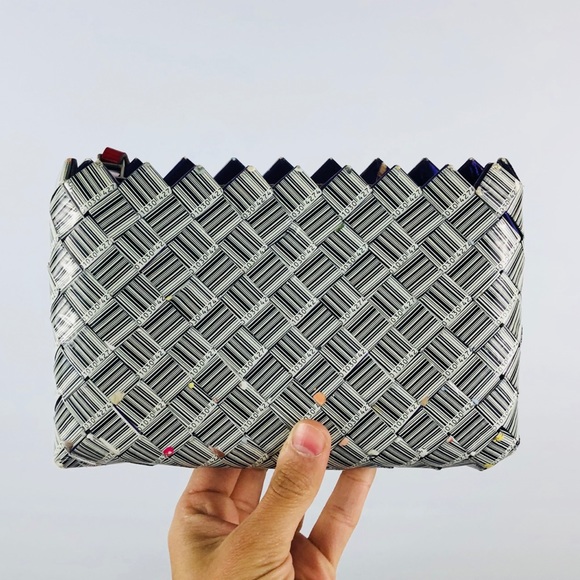 Nahui Ollin Handbags - Nahui Ollin Recycled Clutch 🌺